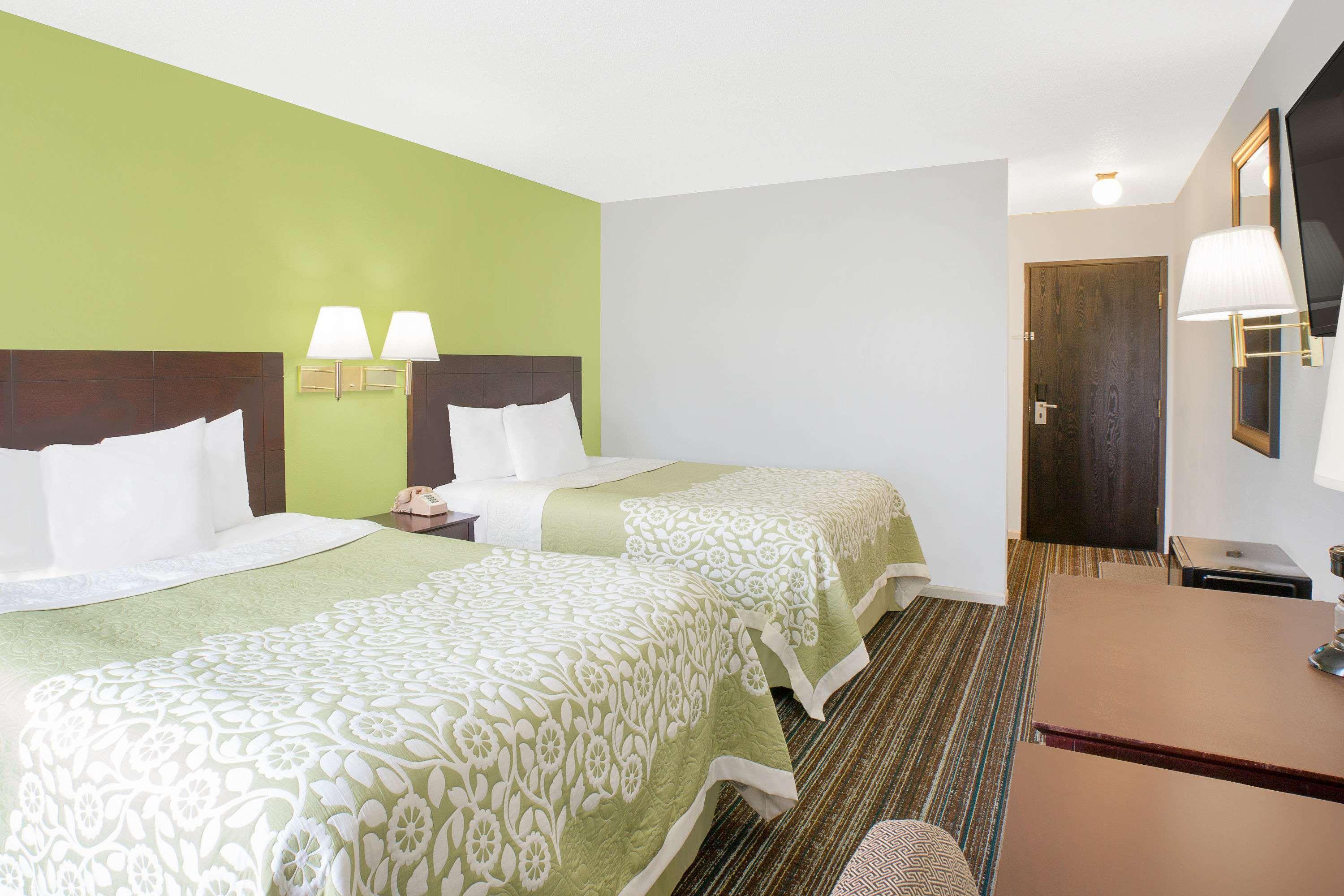 Days Inn By Wyndham York Buitenkant foto