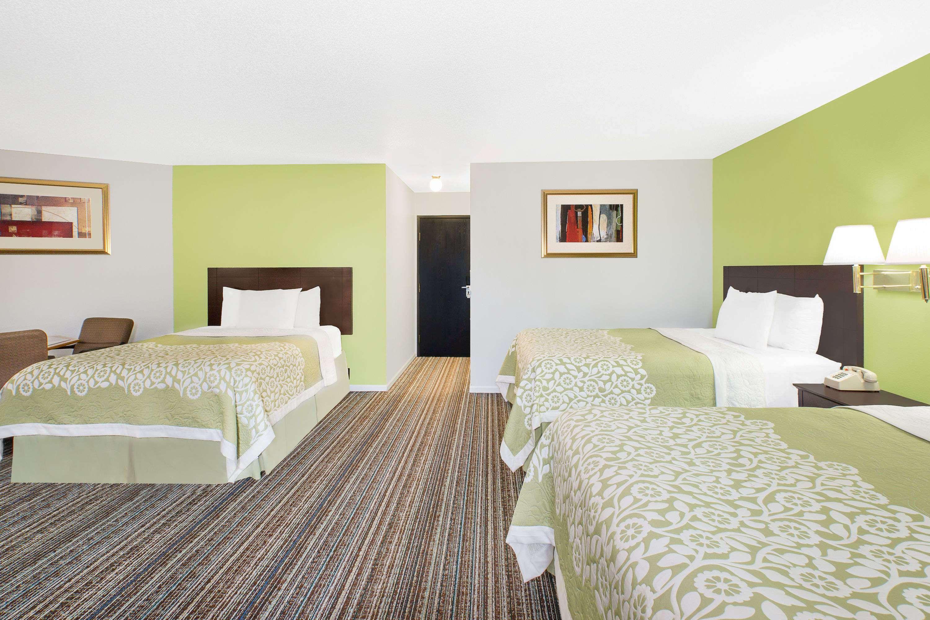 Days Inn By Wyndham York Buitenkant foto