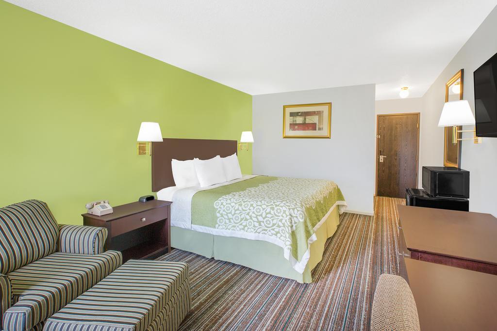 Days Inn By Wyndham York Buitenkant foto